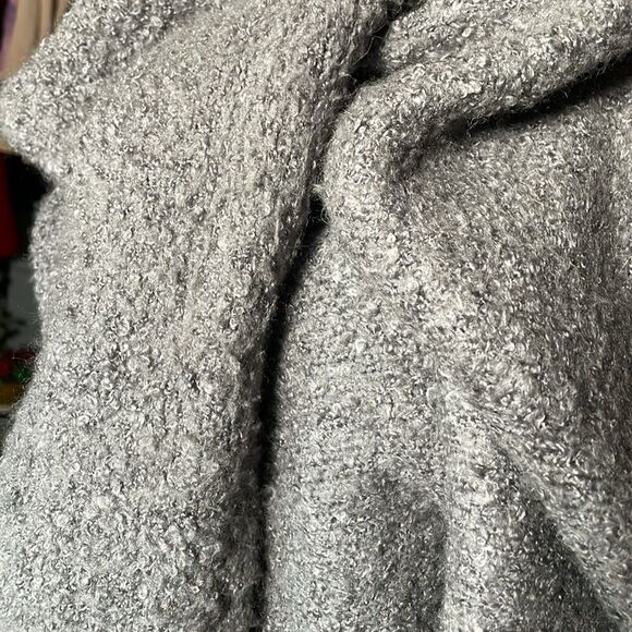 Elie Tahari Charcoal Gray Women's Pullover Crewneck Sweater (Size: Medium) - Picture 14 of 15